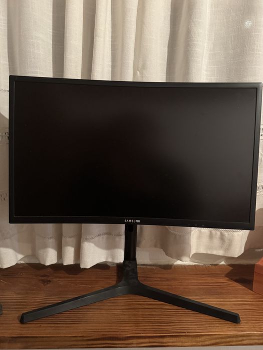 Samsung C24FG70  (gaming, 144 Hz)