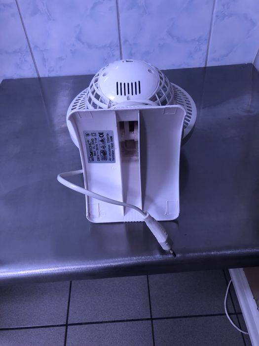 Wiatrak wentylator stołowy