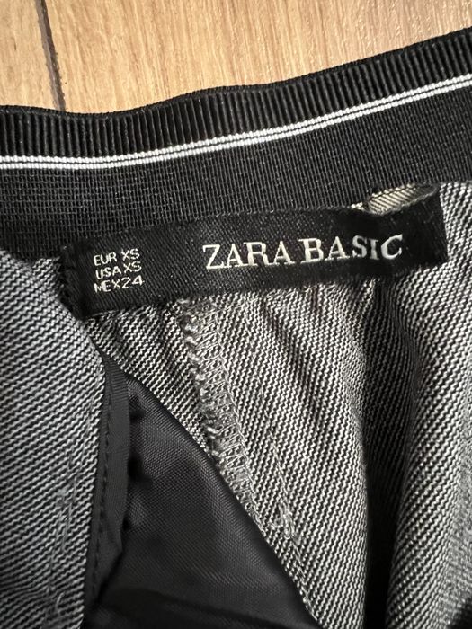 Spodnie Zara XS.
