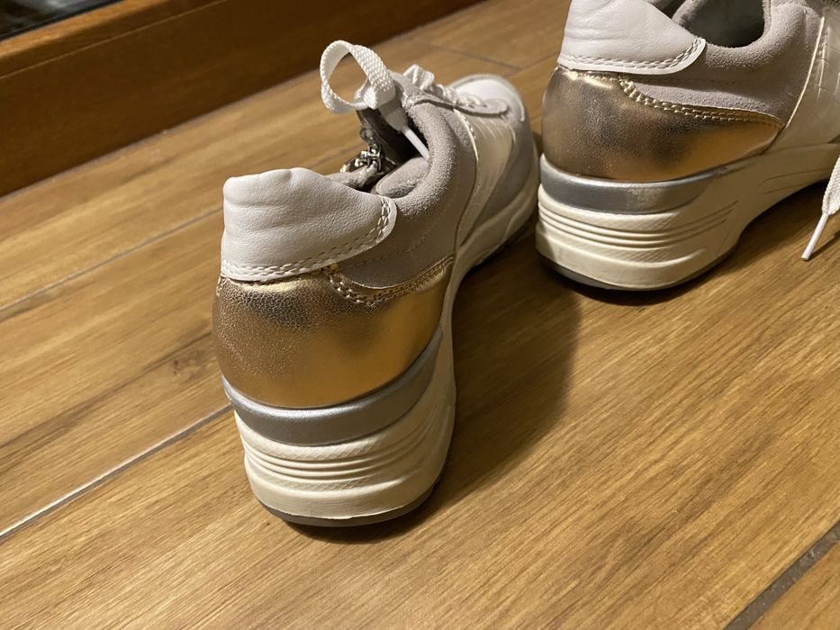Damskie  białe sportowe buty