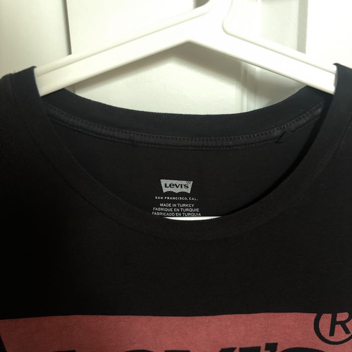 Czarny T-shirt Levis