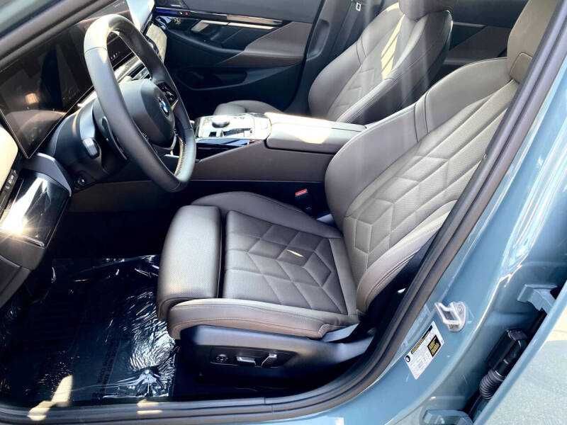 2024 BMW 5 Series 530i
