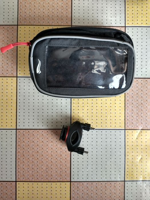 Велосумка на раму для телефону.