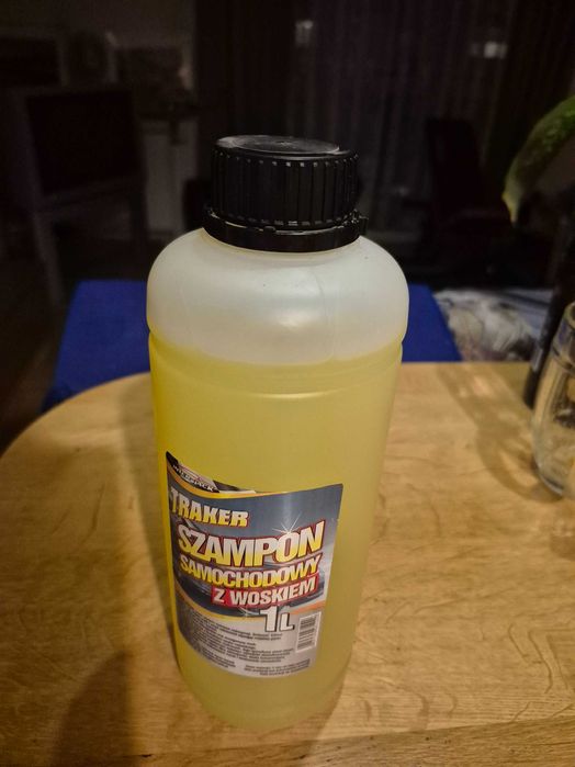 Szampon samochodowy z woskiem, Traker, 1 litr