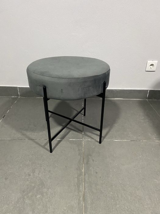 Banco de apoio de sala