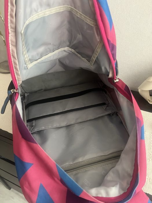 Зручний яскравий рюкзак з ортопедичною спинкою