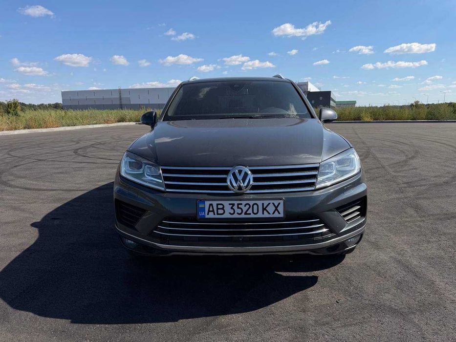 Продам Volkswagen Touareg 2015 року. V6 3.0 TDI, 193 кВт / 262 к.с.,  автомат, повний привід та пневмопідвіска.