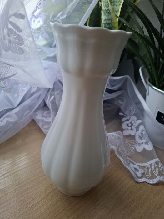 Stary wazon z porcelany Wałbrzych