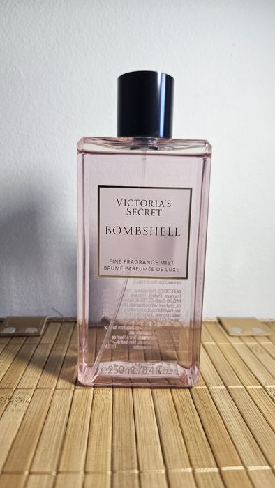 Perfumowana mgiełka do ciała Victoria Secret Bombshell
250ml
