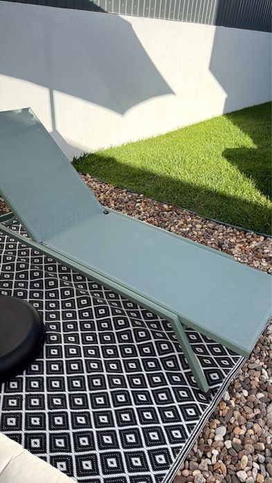 2x Espreguiçadeiras de piscina / jardim