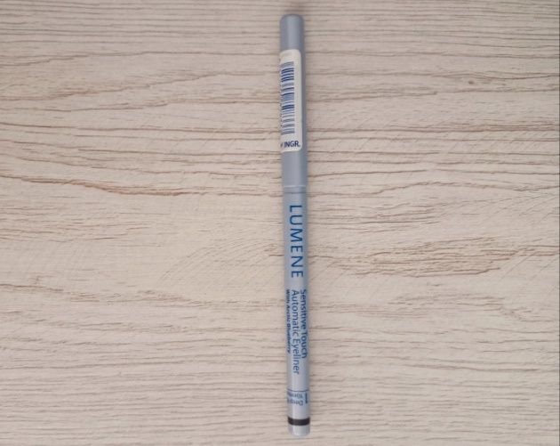 Automatyczna kredka do oczu Lumene sensitive touch sutomatic eyeliner