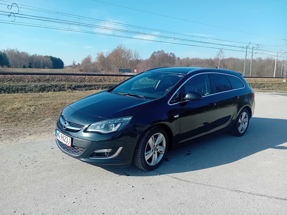 Opel astra j kombi 1.6 turbo