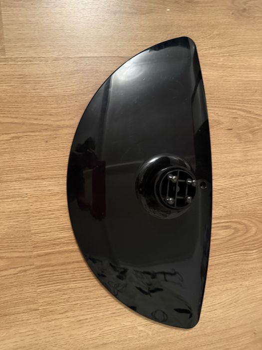 Tv LG 32” preta.