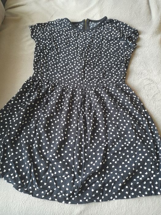 Sukienka czarna we wzorku