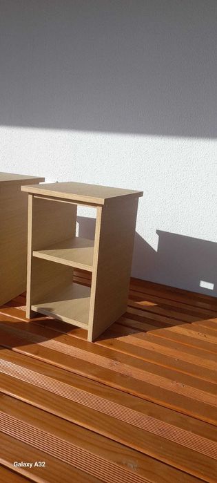 Mesa de cabeceira de madeira, NOVA, POR ESTREAR