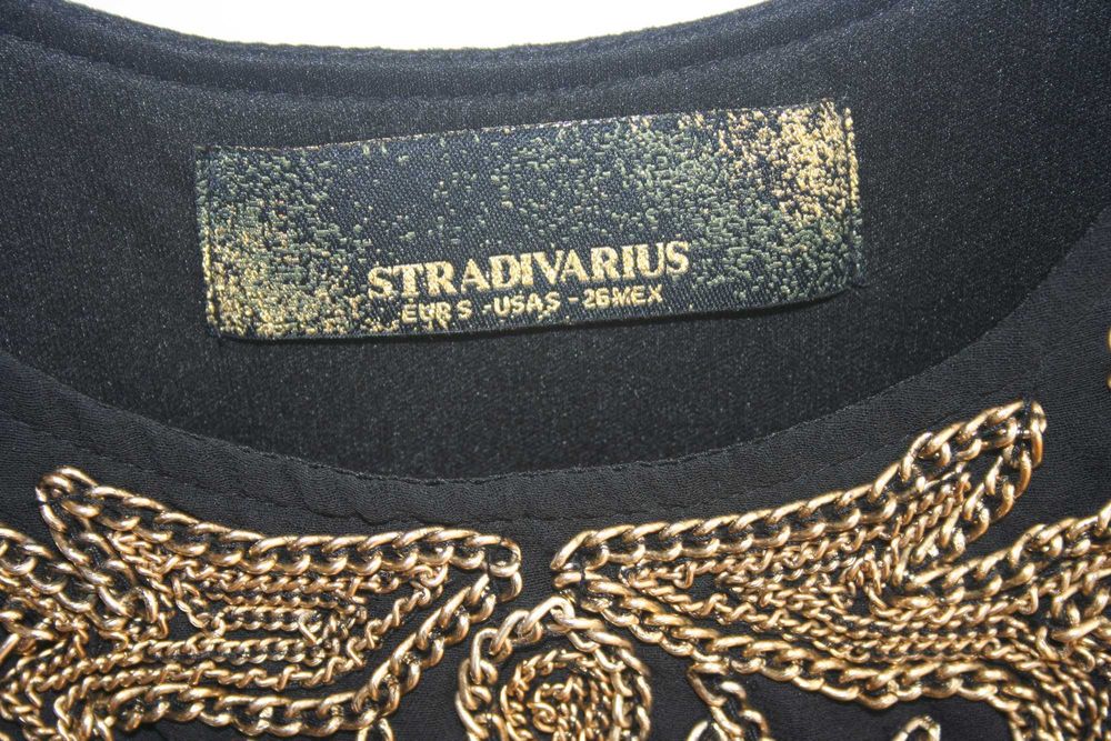 Vestido preto Stradivarius