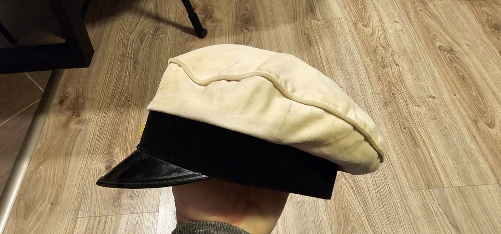 Szwedzka czapka studencka rozmiar 55 używana