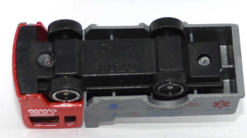 Model Resorak Auto Straż Pożarna 8022 1:64 die cast