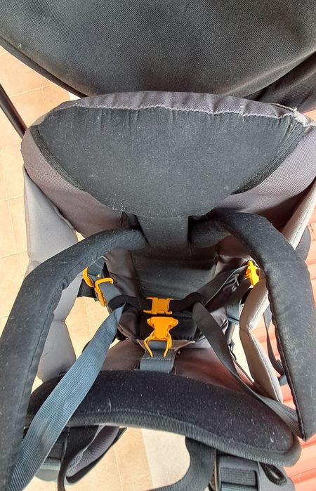 Porta bebé para caminhada