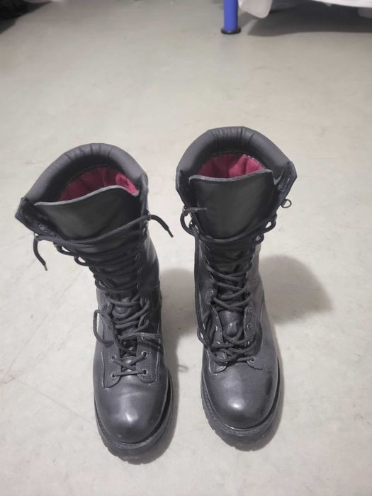 Botas militares como novas