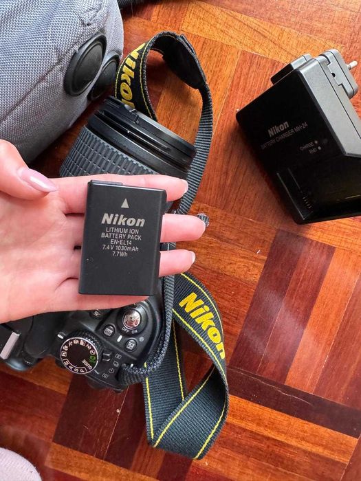 Máquina fotográfica Nikon D3100