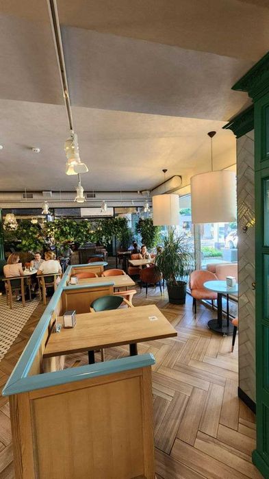 Сдам фасад 216 м2 Королева 18, БЕЗ коміссії під кафе,банк,клініку