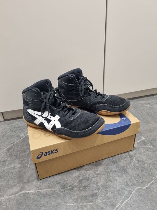 Борцовки asics кросівки борцівські дитячі 34 р  22см. Стан НОВИХ