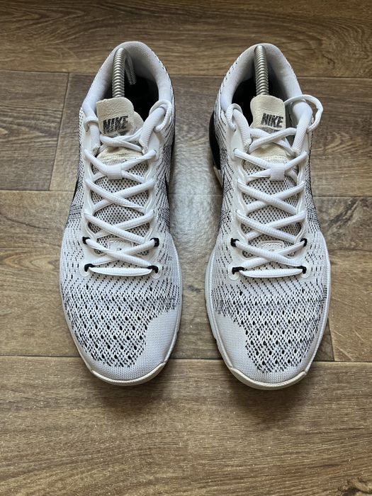 Кросівки Nike Air Max Typha
