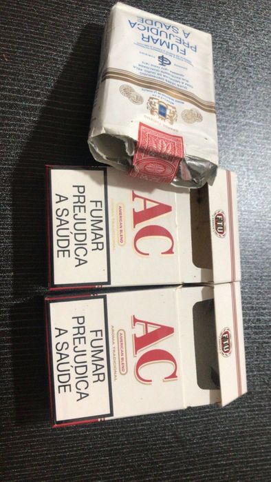 Colecionadores de maços e caixas vazias tabaco