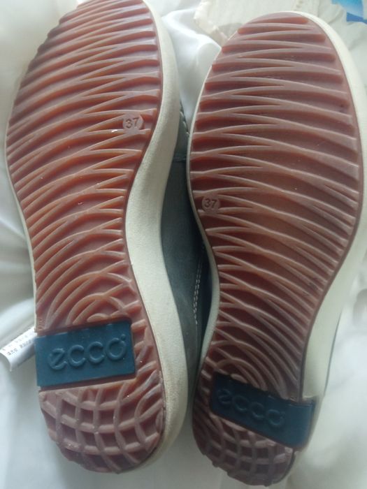 Продам кросівки ECCO