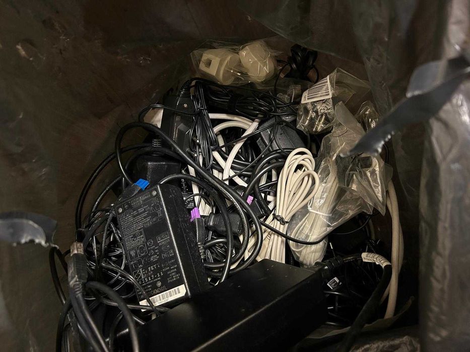 Cabos vários, mais de 60