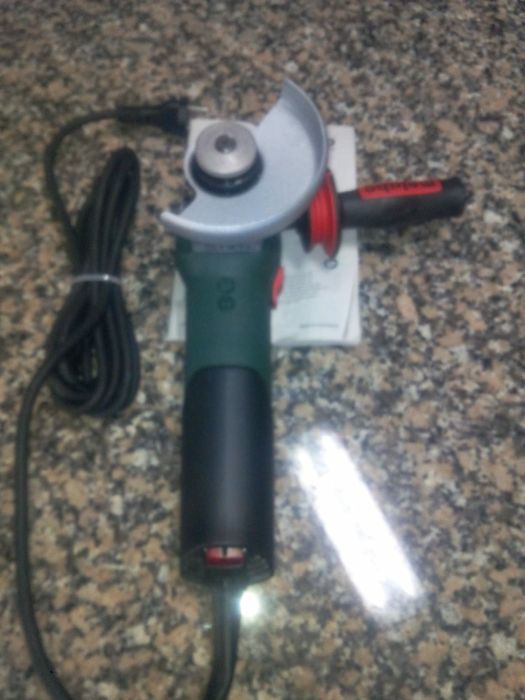 Rebarbadora profissional,1700w,nao foi utilizada ( nova )