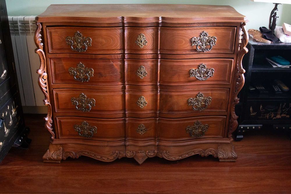 Camiseiro estilo barroco