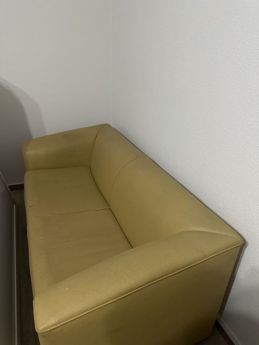 Conjunto de 2 sofas e 1 de tres lugares