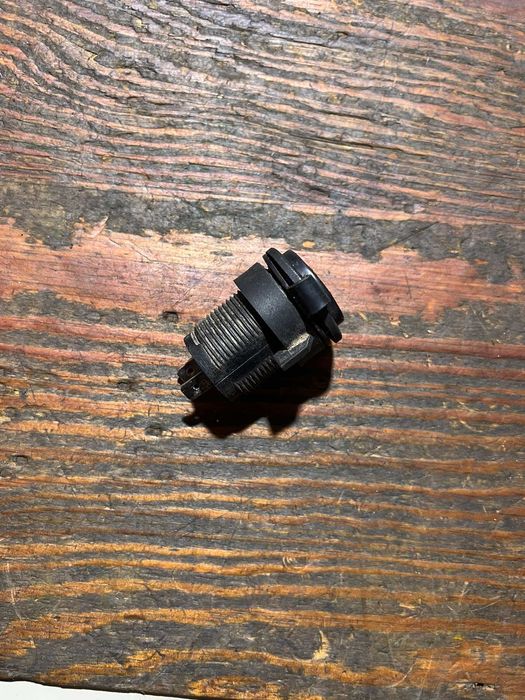 zapalniczka gniazdo prad BRP can am can-am renegade outlander