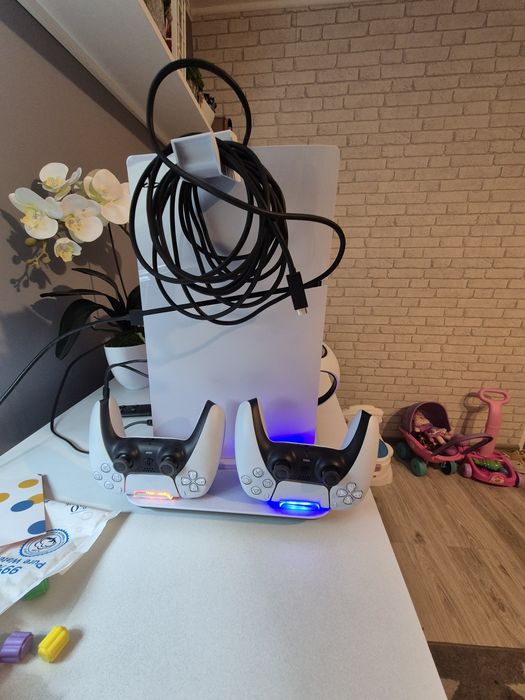 Podstawka ładowarka Dobe do Sony Playstation 5 slim ps5 oraz gogli vr2