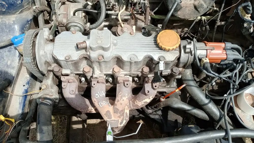 Двигун опель  1,8