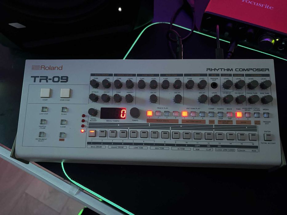 Roland Boutique TR-09