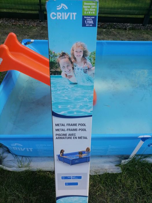 Basen ogrodowy dla dzieci ze zjeżdżalnią