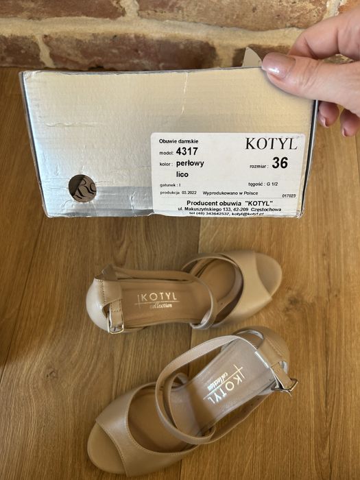 Sandały kotyl nowe beżowe 36