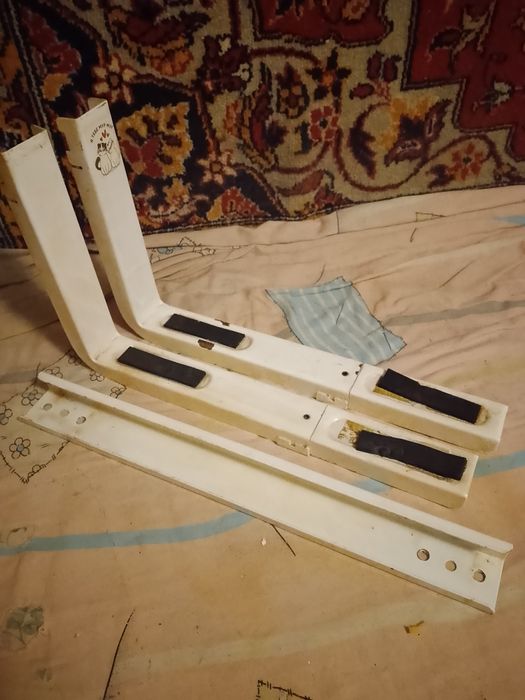 Кріплення для мікрохвильові печі або духовки.