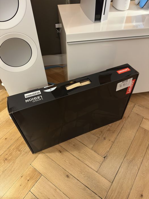 Nowy Lenovo Legion Pro 7 16IAX10H RTX 5090 OLED 32GB 2TB