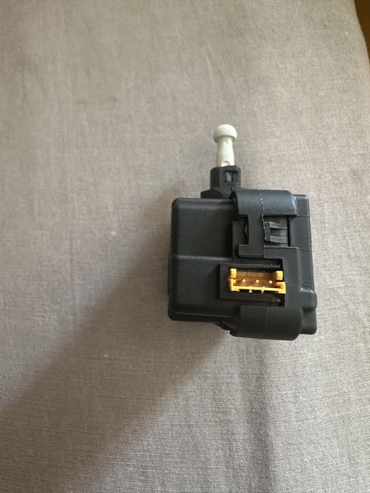 Motor regulador do alcance dos farois
