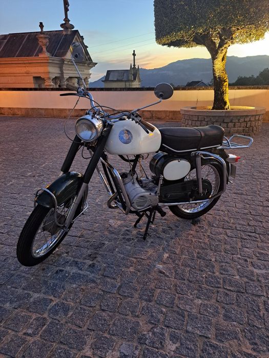 Vendo motorizada Sachs