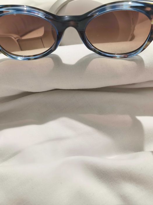 Óculos de sol nine west 
Modelo 222057
Made in UK