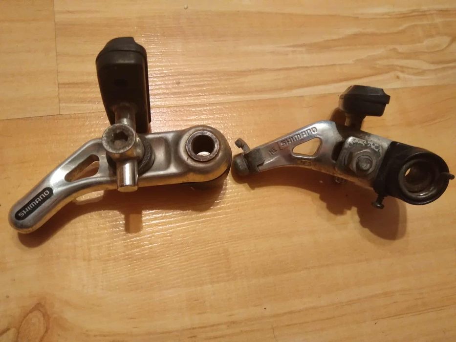 Dwie szczęki Shimano cantilever.