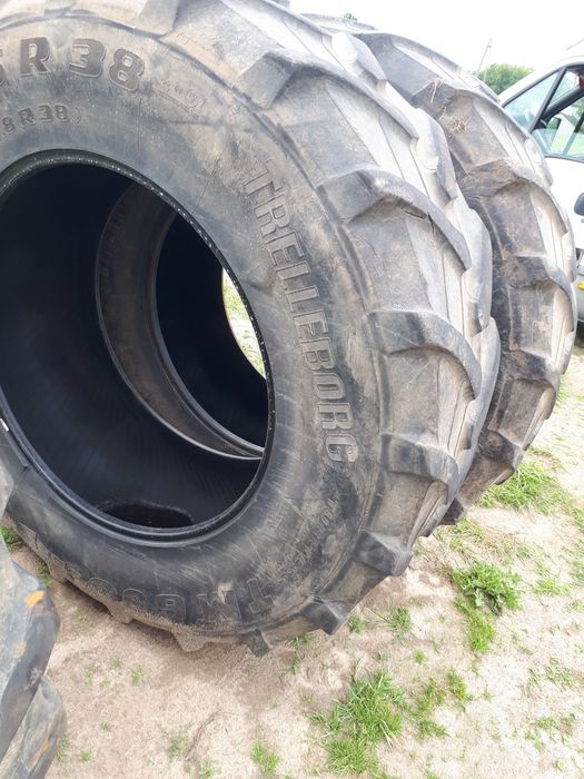 Opony wzmocnione TRELLEBORG 520/85 R - 38 (20.8 38) RADIALNE Para