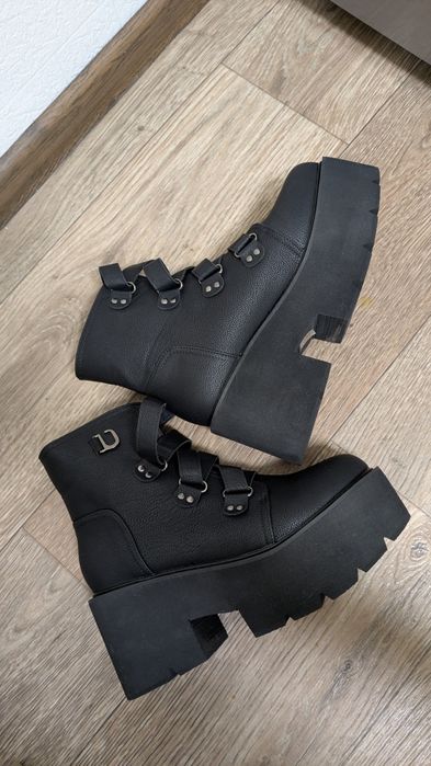 Черевички на зручній платформі