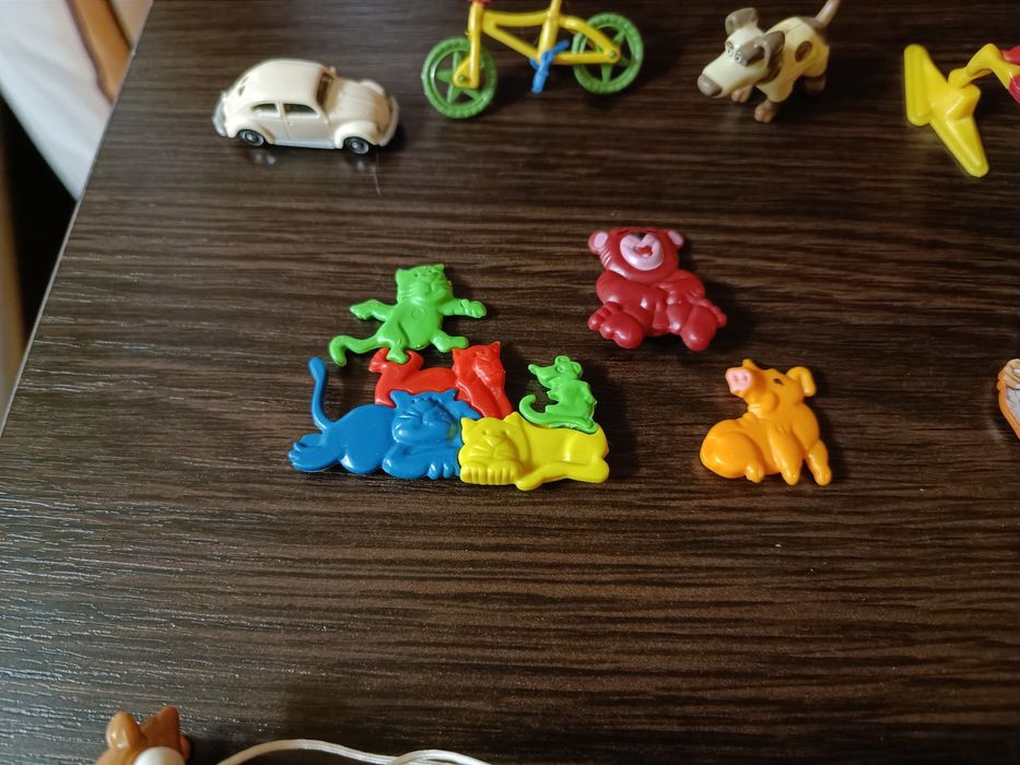 Фигурки-игрушки из Kinder Surprise