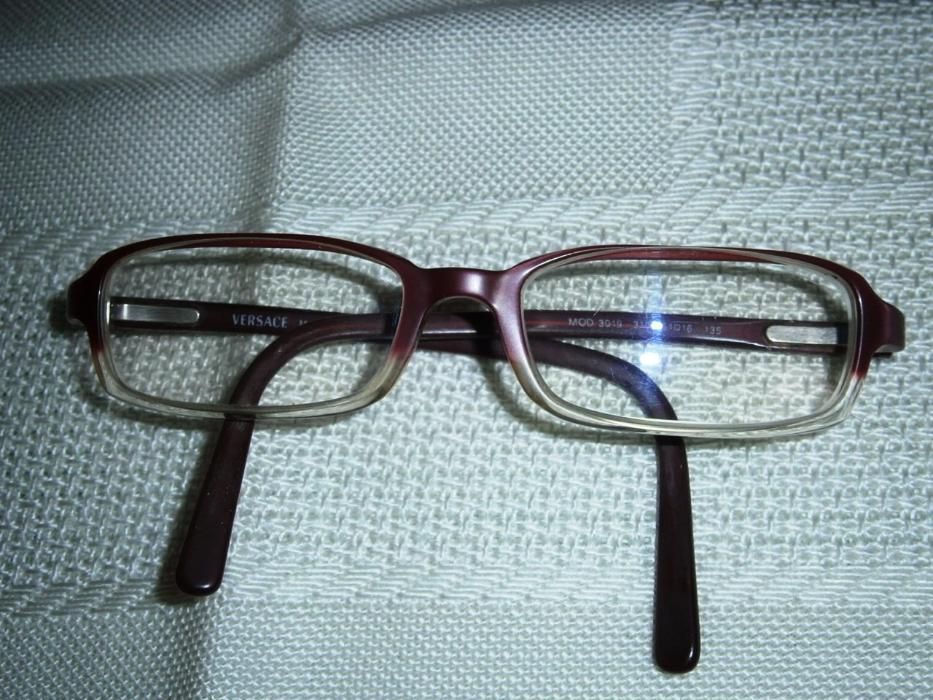 Armações para óculos, de qualidade muito estimadas.